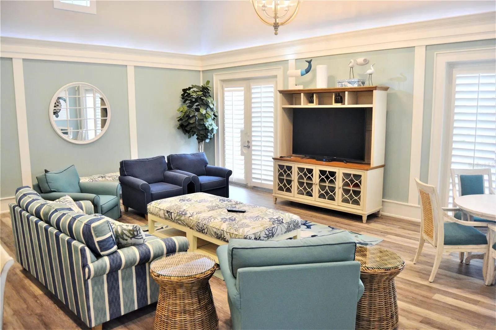 Community Adult lounge.