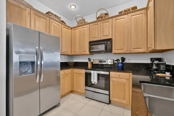 Pleany of cabinet space in the kitchen.