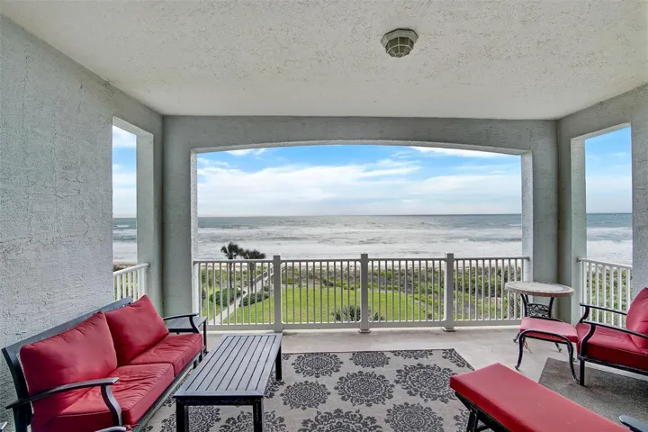 Breathtaking 4th floor view.