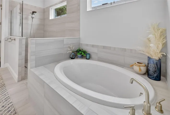 When you've had a ruff day, soak your troubles away in this lovely tub.