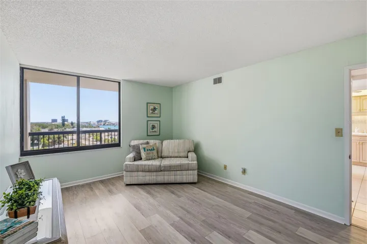 Guest bedroom
