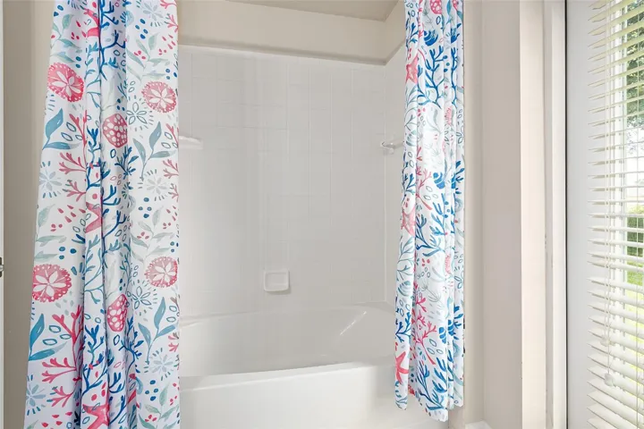 Shower/tub combo