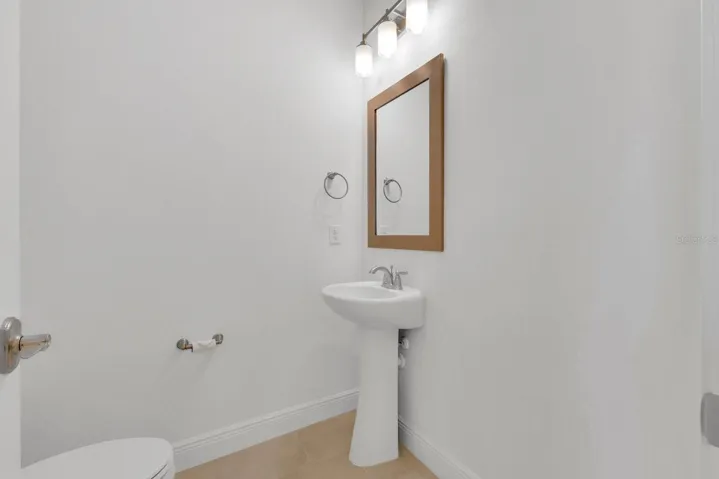 2nd Floor Guest Bathroom