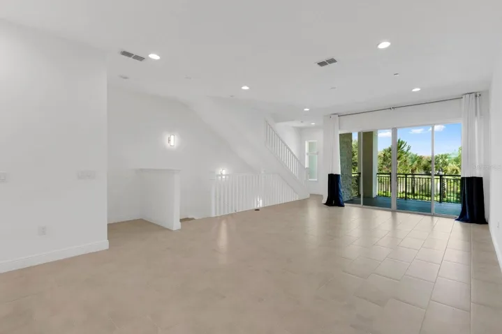 2nd floor to balcony