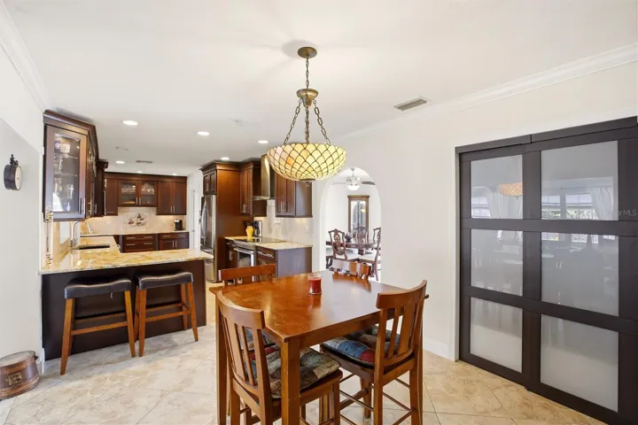Dinette area off of kitchen