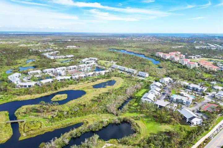 Aerial View of community & Surrounding Area.