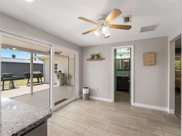 Eat in kitchen space