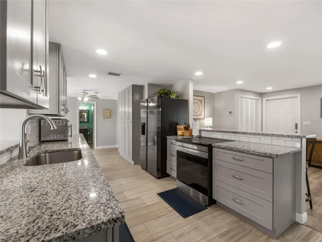Completely renovated kitchen