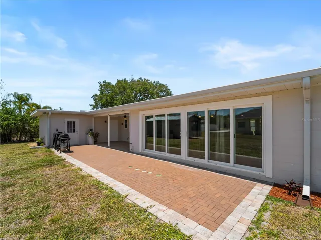 Spacious lanai