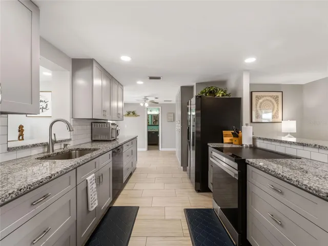 Completely renovated kitchen
