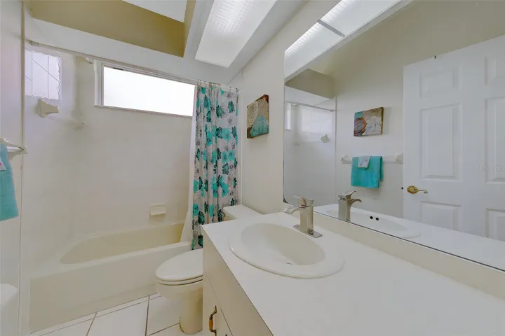 2nd bathroom