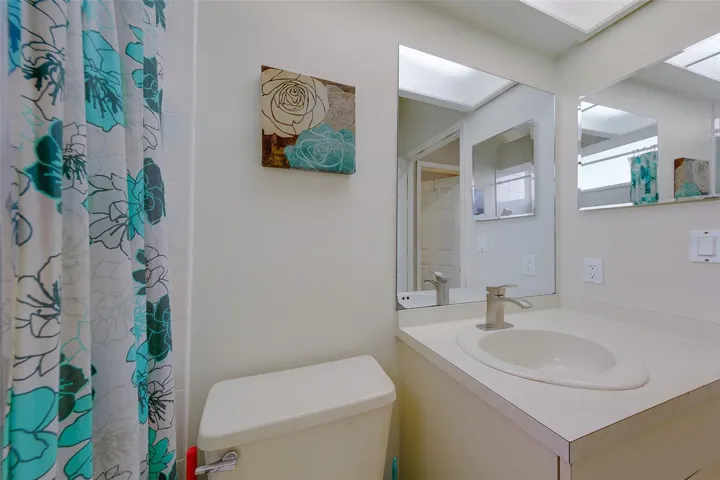 2nd bathroom