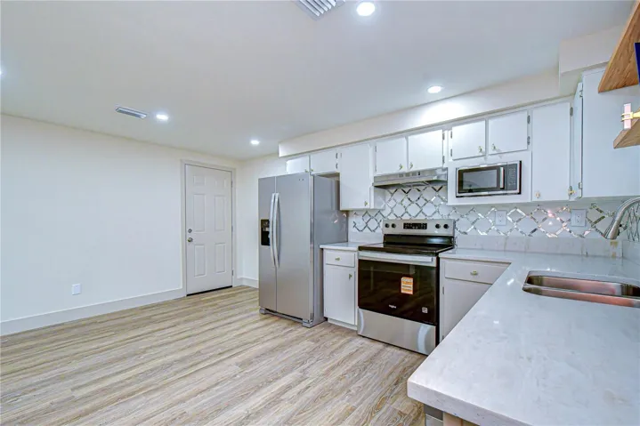 Kitchen 15.1 x 11.8