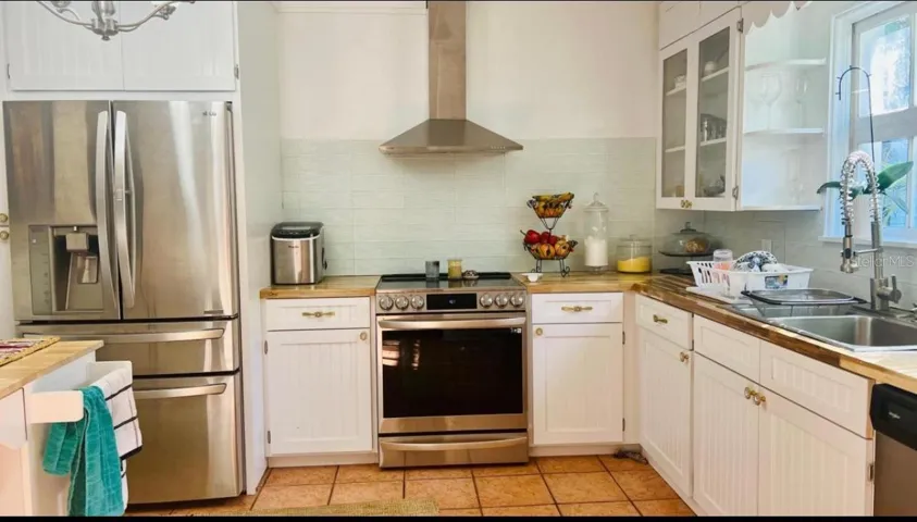 Kitchen of 3/1 larger unit of 1760 Wisconsin | 1761 Siesta Drive, 1760 & 1762 Wisconsin, Sarasota, FL 34239