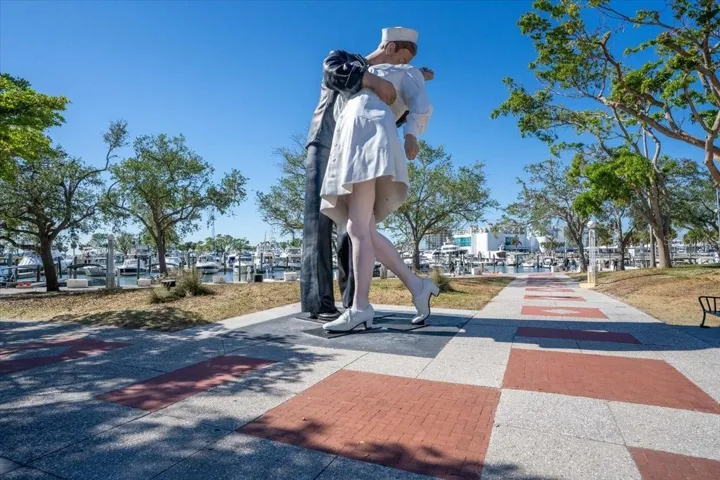 Sarasota | 1761 Siesta Drive, 1760 & 1762 Wisconsin, Sarasota, FL 34239