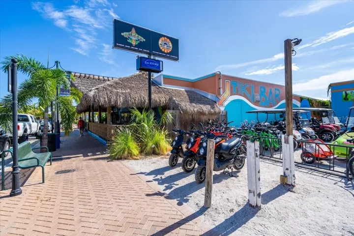 Siesta Key Village | 1761 Siesta Drive, 1760 & 1762 Wisconsin, Sarasota, FL 34239