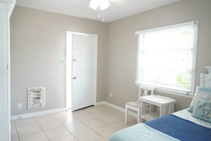 efficiency unit 1761 siesta dr | 1761 Siesta Drive, 1760 & 1762 Wisconsin, Sarasota, FL 34239