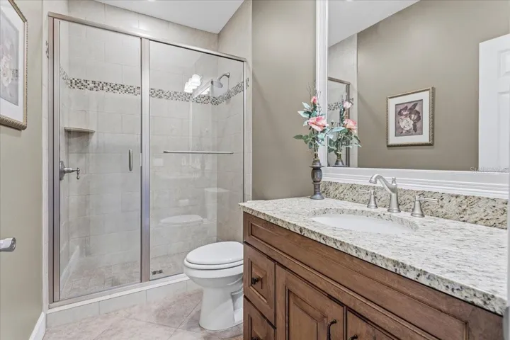 Bathroom #4 (upstairs)