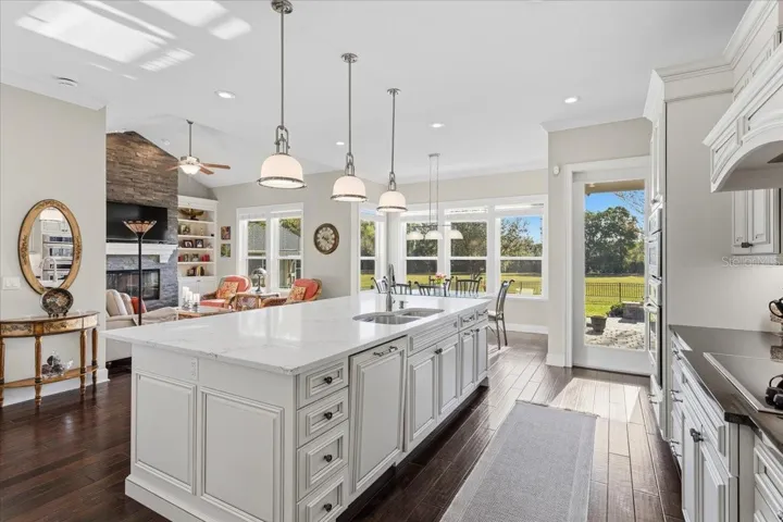 Quartz counters & Busby Custom Cabinets