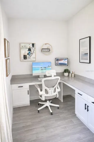 Office (Virtually Stage)