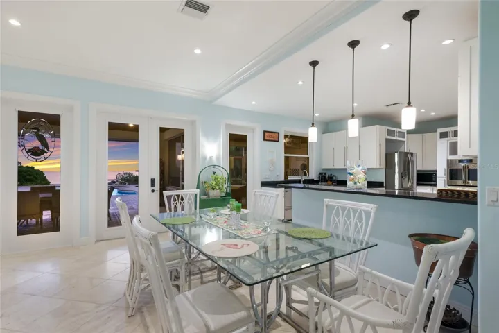 Dining/Kitchen