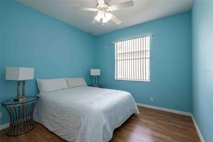 Second bedroom.