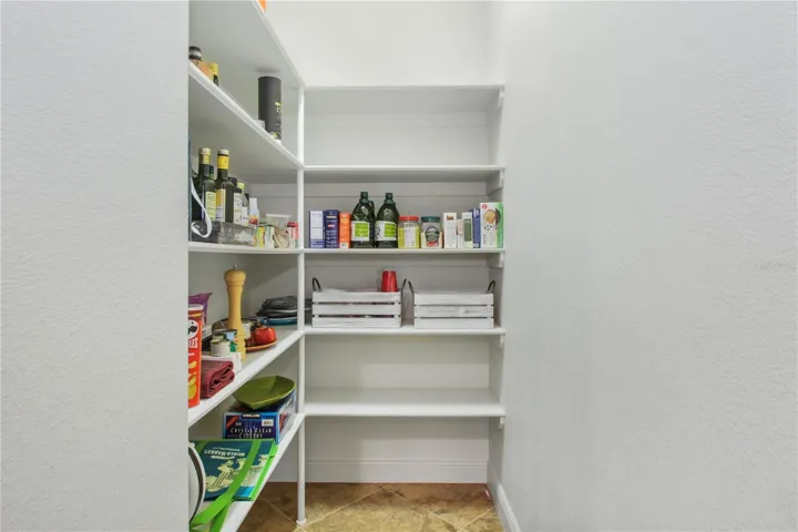 Walk in pantry