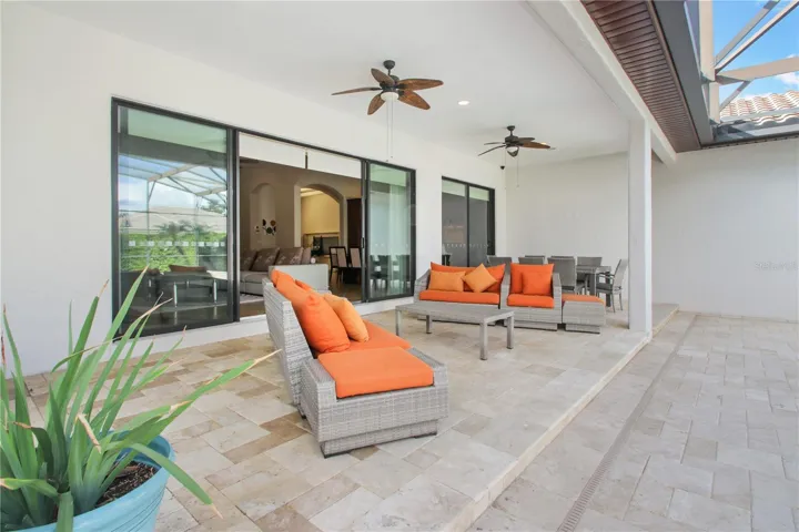 Covered patio and deck area