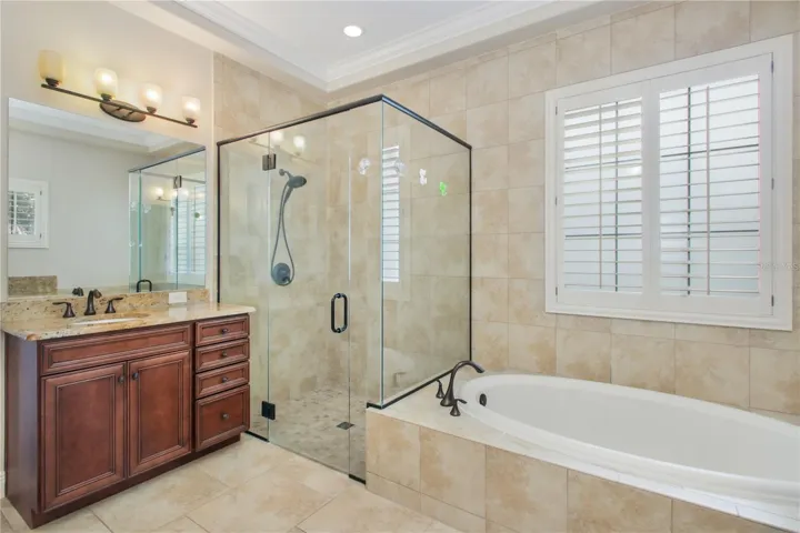 Master/Primary bathroom