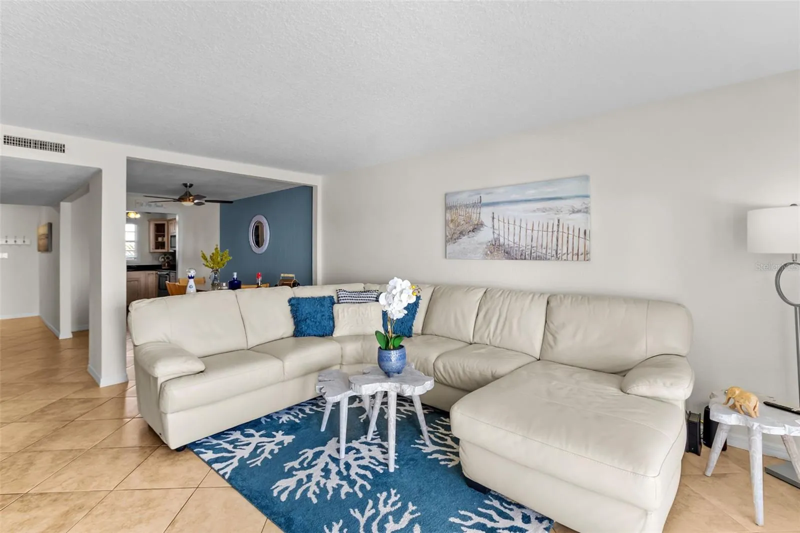 Living Room - Floor 1