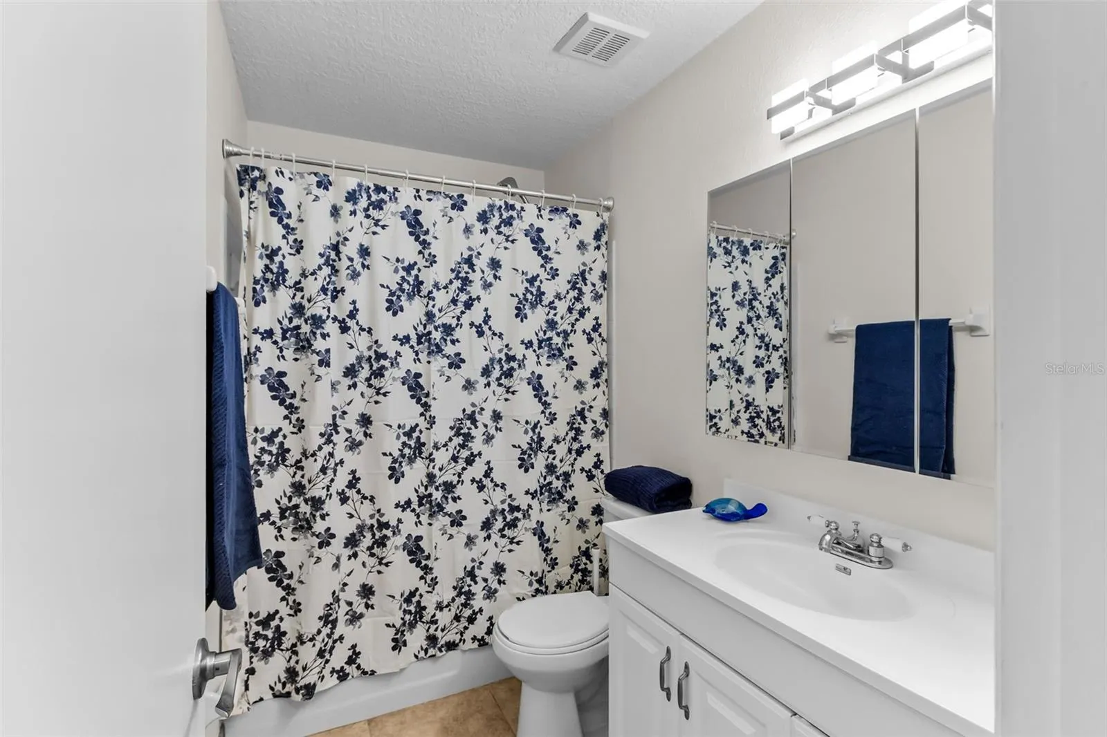 Hall Bath - Upstairs