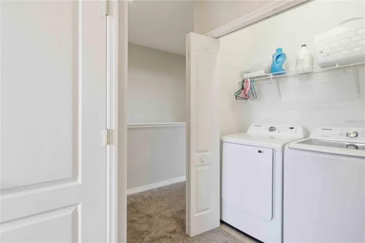 Second floor hallway / Laundry Closet