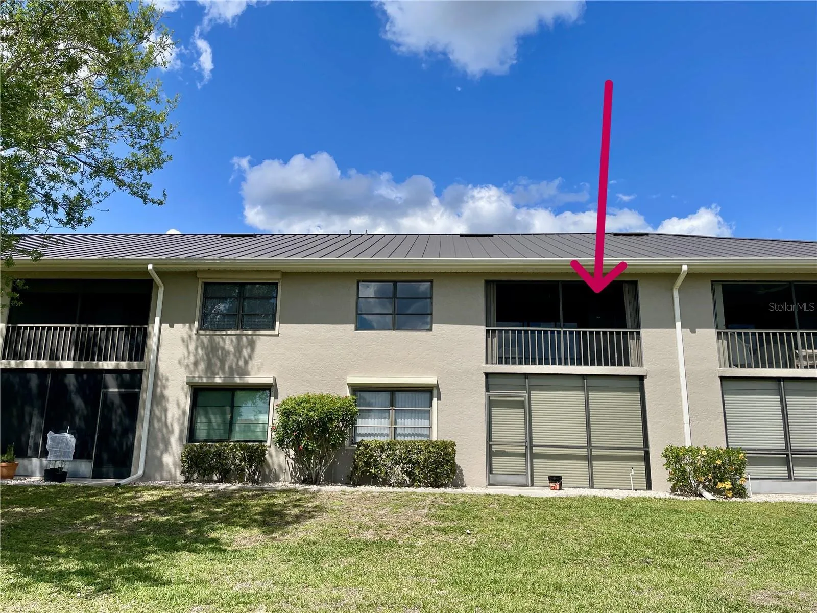 2nd Floor unit overlooks Deep Creek Golf Course