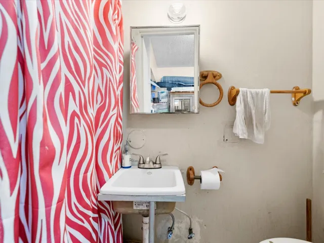 2nd Bathroom