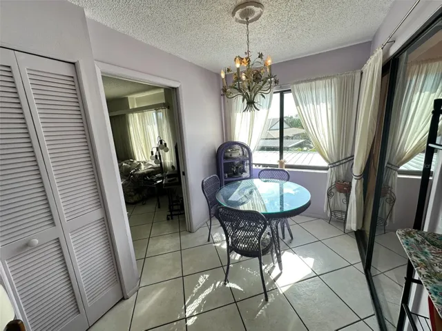 Breakfast Room