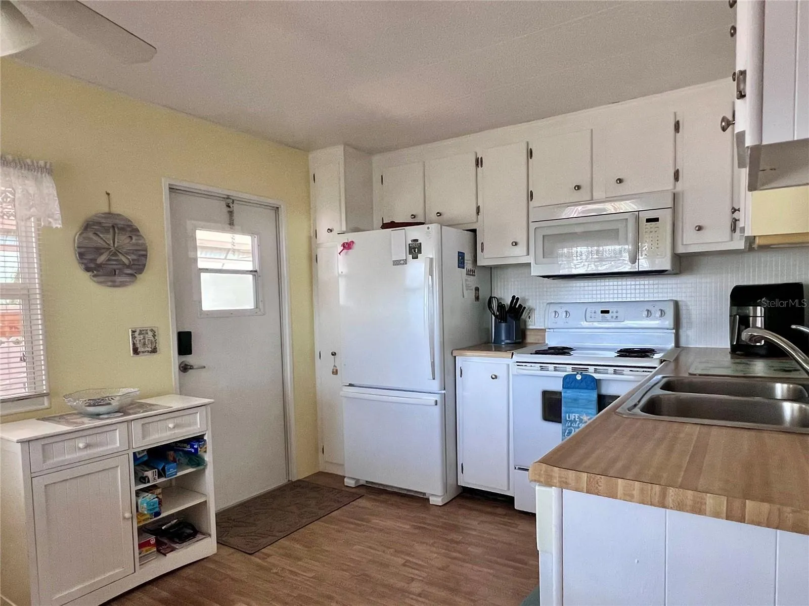 Eat in Kitchen