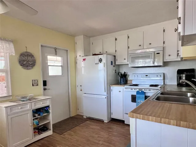 Eat in Kitchen