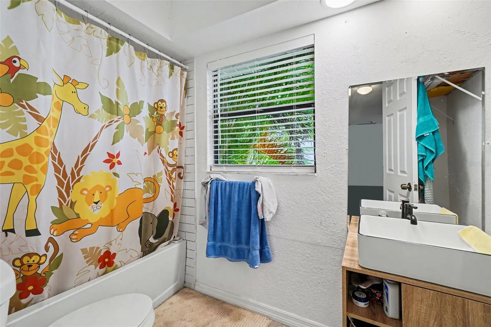2208 Iris way