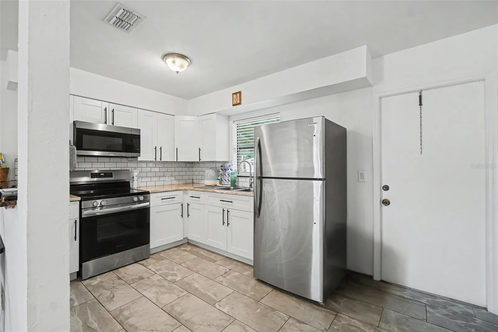 2210 Iris way
