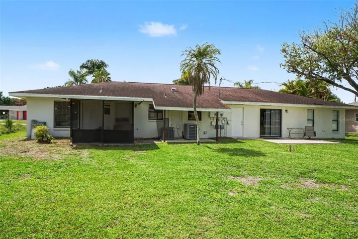 2210 Iris way Left side with Lanai