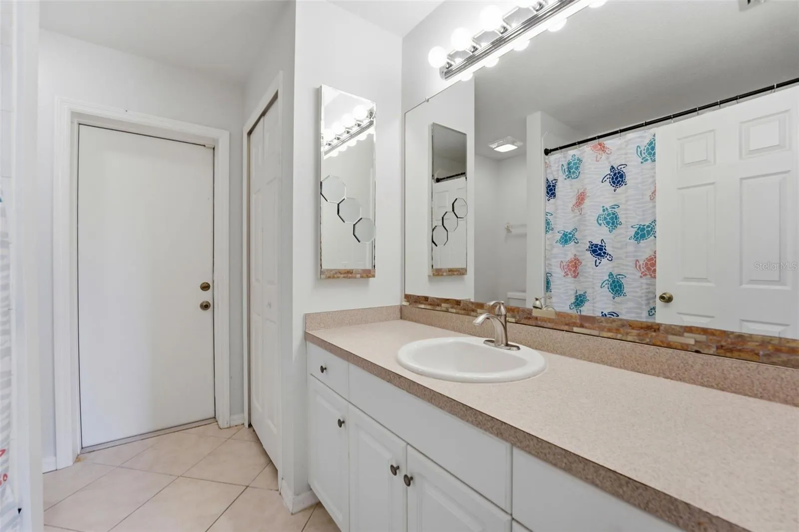 2nd Bathroom