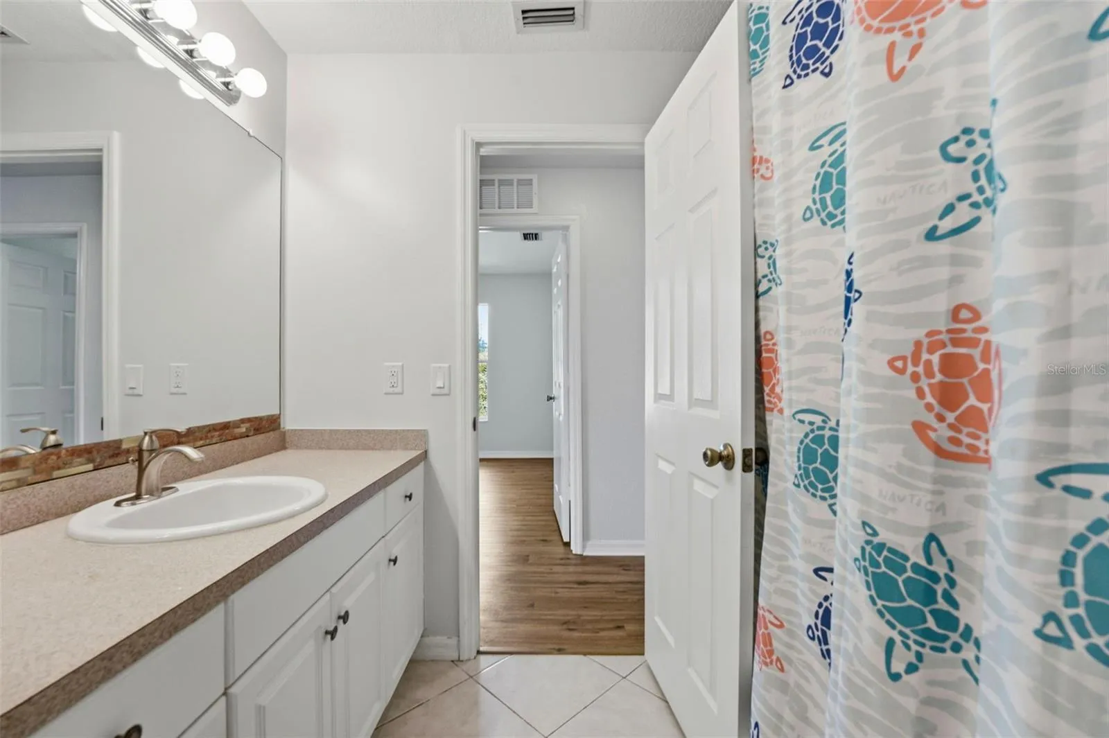 2nd Bathroom