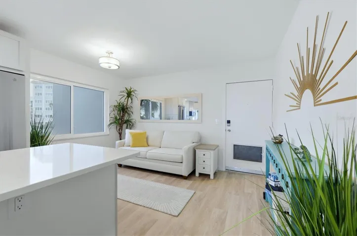 flex space / den