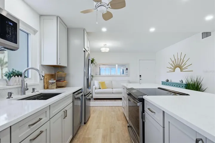 Gourmet kitchen