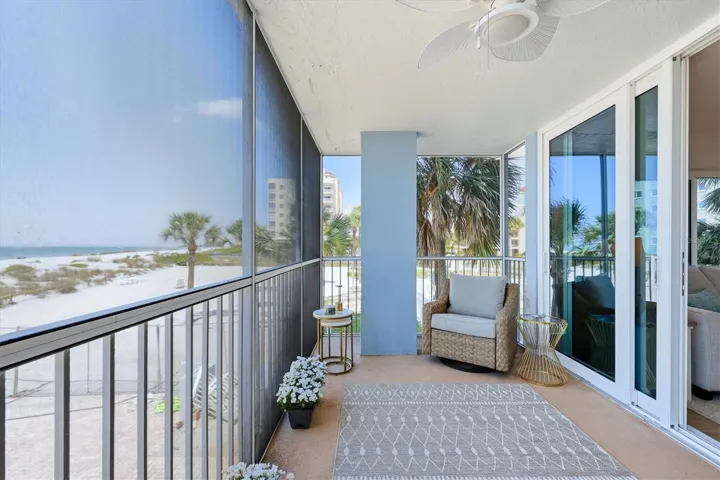 lanai with views to the south jetty