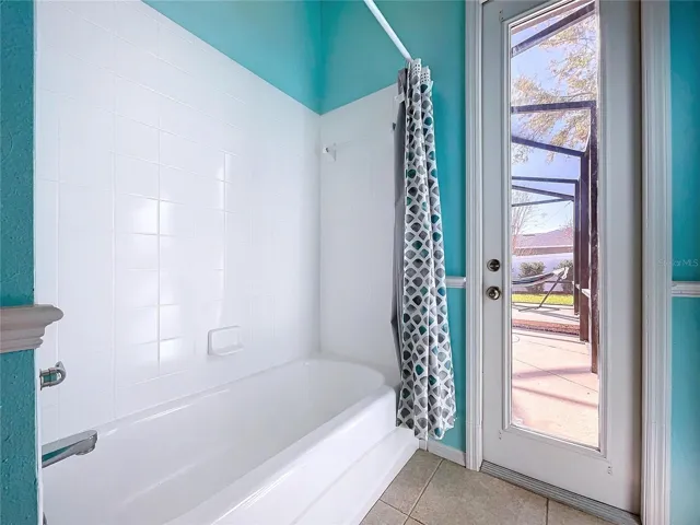 2nd Bathroom with pool door