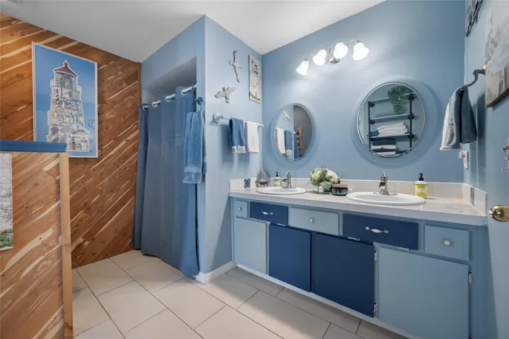 2nd Bathroom