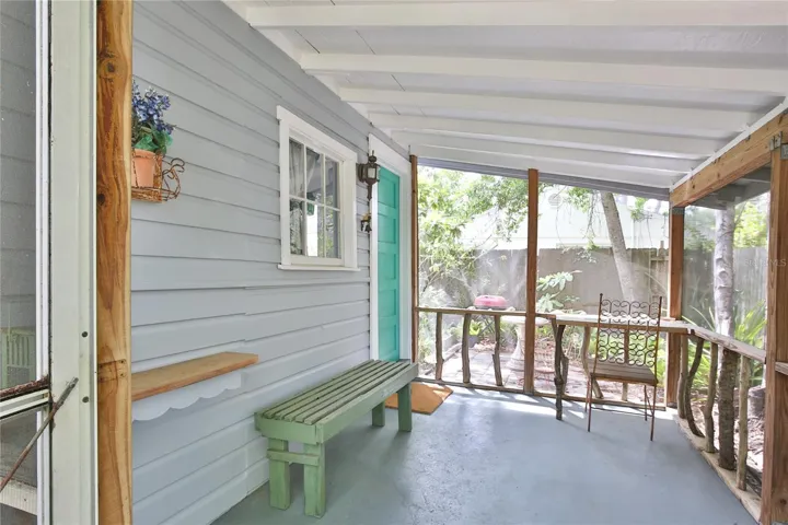 Cottage screened porch