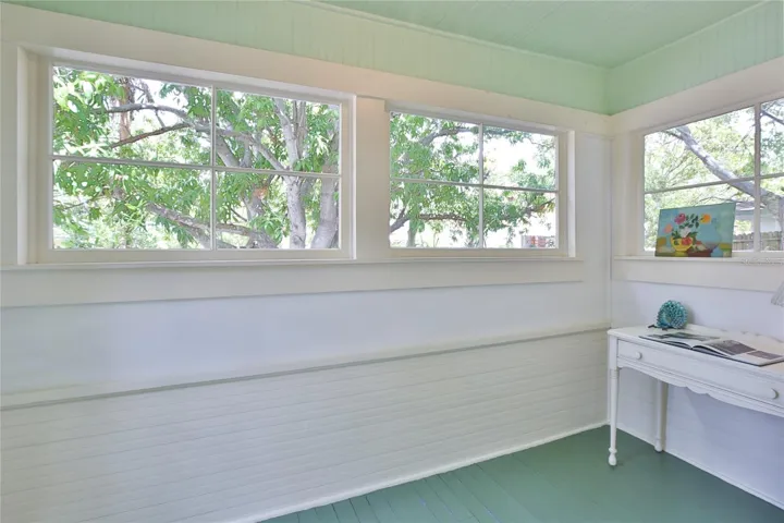 Office or porch has air