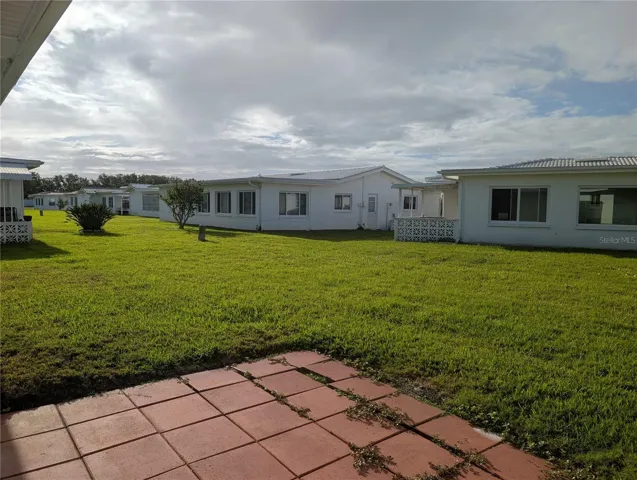 Spacious views of backyard